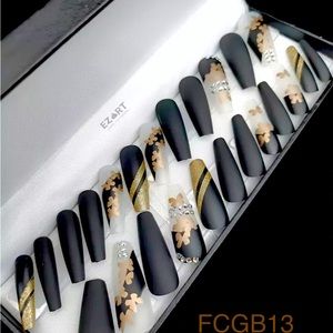 ALL HAIL THE KING OF NAILS!!! Accepting All Offers. (24PCS) Blk/Wht & Gold Bfly